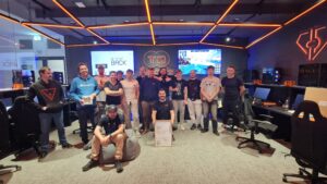 Družba prijateljev v T-2 Esports